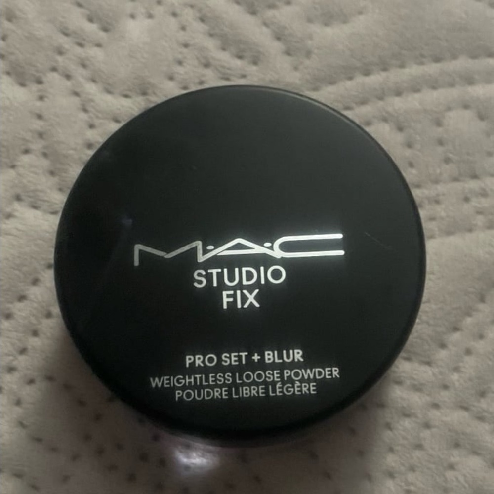 MAC Cosmetics Studio Fix Pro Set + Blur Powder - Medium Deep